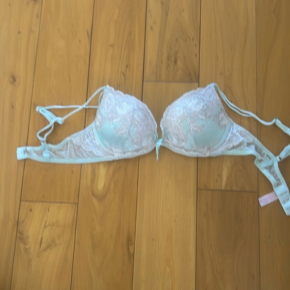 Victoria Secret Very Sexy Push Up Bra.Mint with lace - Picture 1 of 3